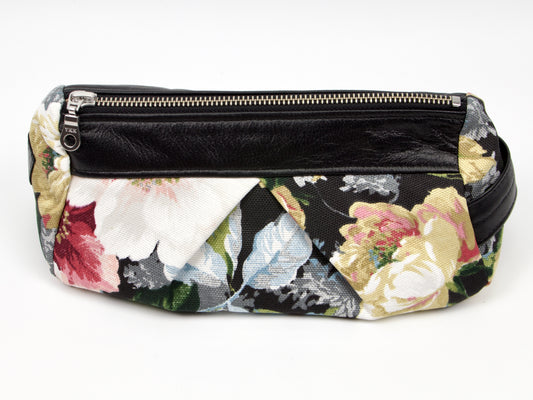 Bolsa de accesorios Milloo Estia de lona con estampado floral oscuro