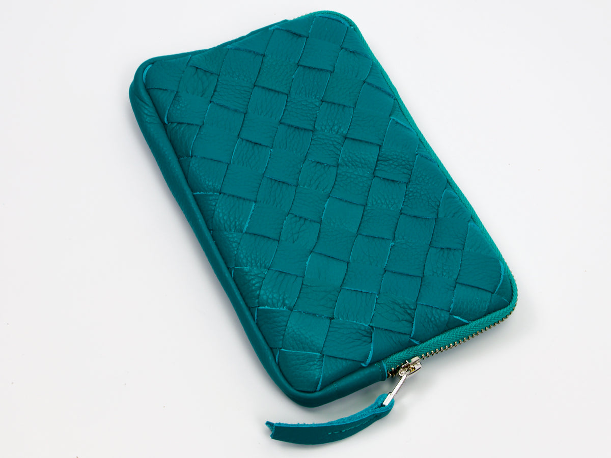 Pochette tissée à la main Chloe de Milloo Turquoise