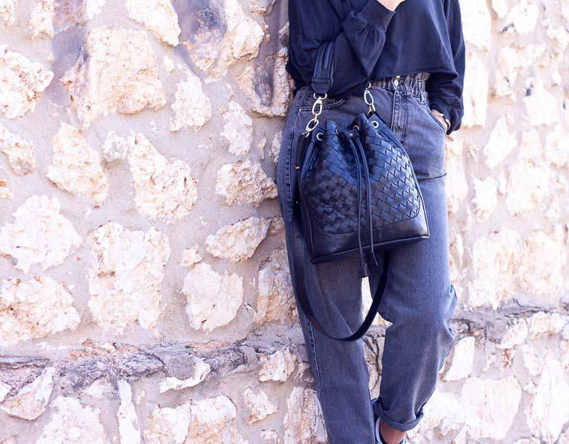 Sac seau Danae de Milloo tissé à la main noir