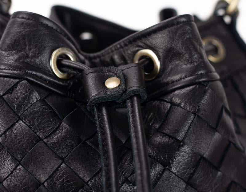 Sac seau Danae de Milloo tissé à la main noir
