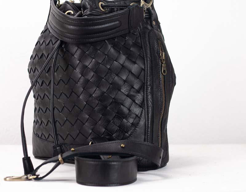 Sac seau Danae de Milloo tissé à la main noir